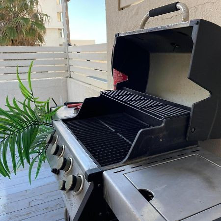 דירת סטודיו יפיפיה על גג ומרפסת שמש ברחוב הירקון Apartment เทลอาวีฟ ภายนอก รูปภาพ